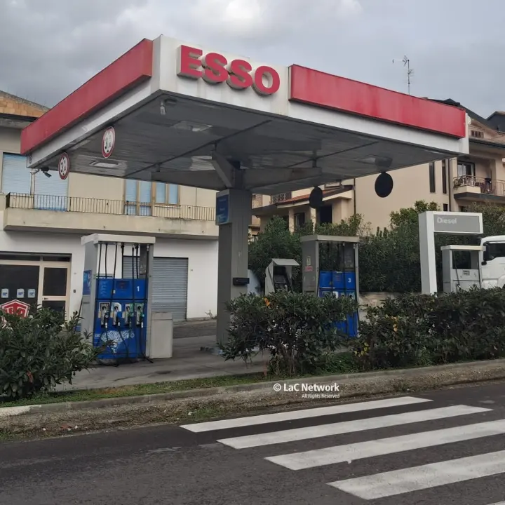 “Stesa” in stile camorra a Paravati: i rapinatori della stazione di servizio hanno sparato in aria mentre già fuggivano\n