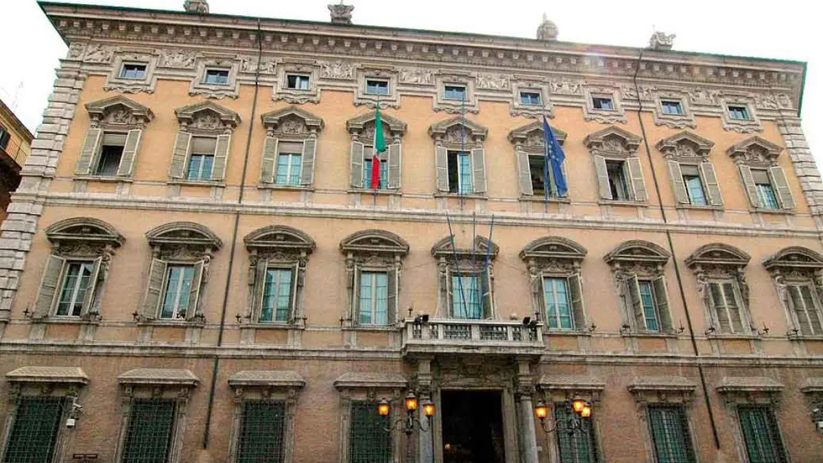 <p>Palazzo Madama, sede del Senato</p>\\n