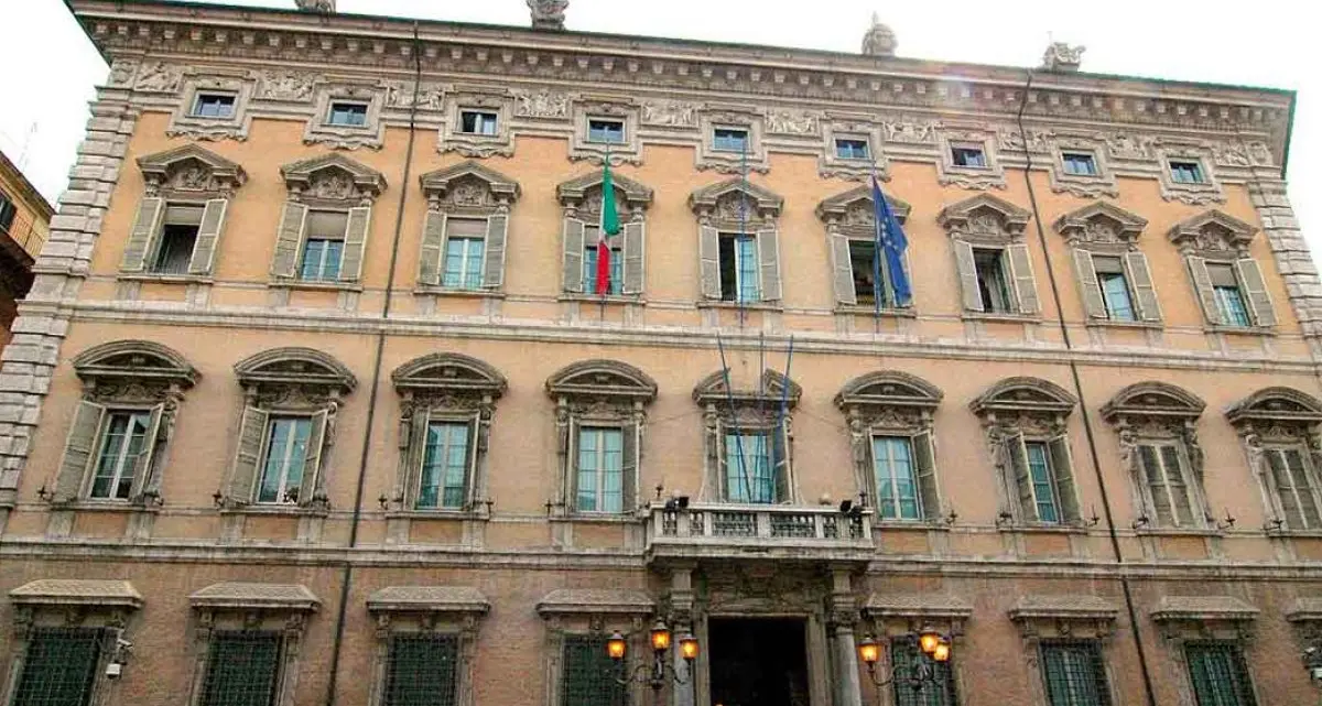 Taglio delle tasse, pensioni, Ponte sullo Stretto: le principali misure della Manovra da 22 miliardi approvata in Senato