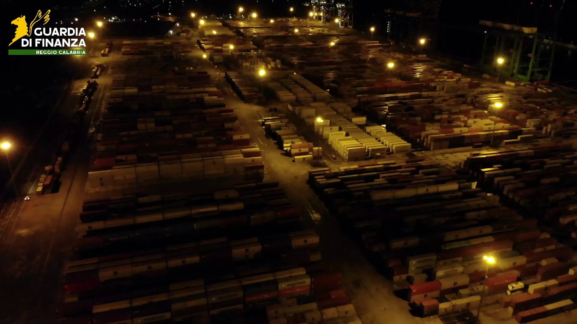 Maxi sequestro di cocaina al porto di Gioia Tauro: oltre 435 chili nascosti tra sacchi di noccioline\n