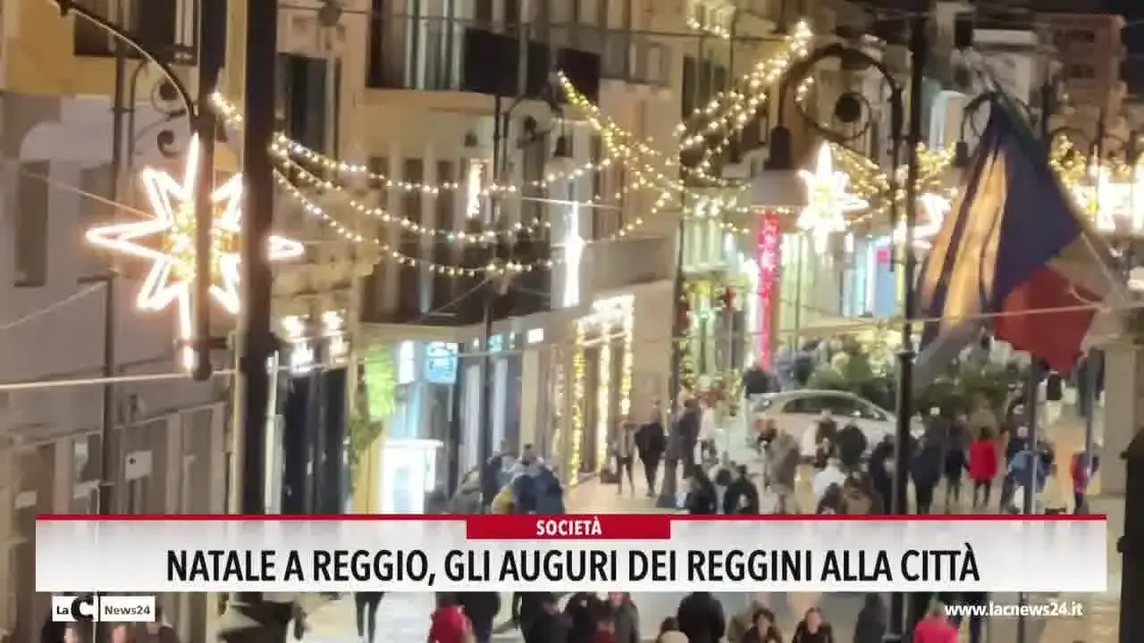 Natale a Reggio gli auguri dei reggini alla città