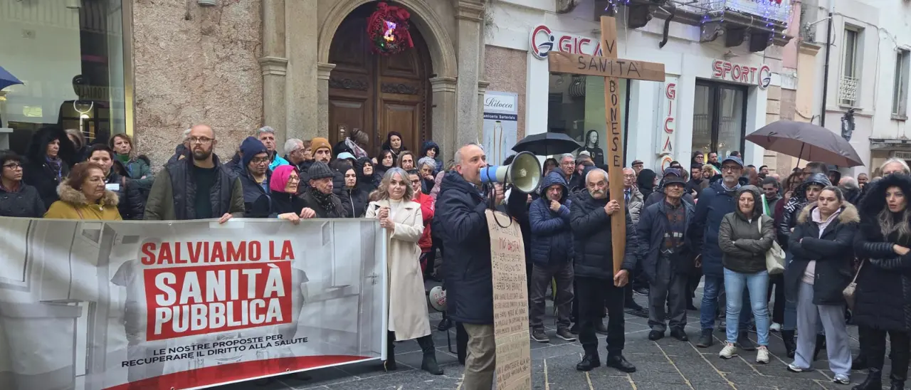 Sanità allo sfascio, anche il Pd di Vibo chiama alla mobilitazione generale contro «l’inerzia della Regione»\n