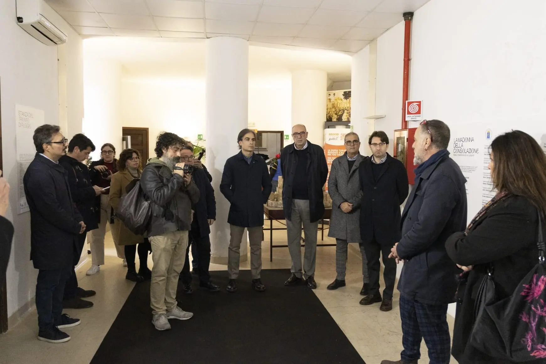 La Madonna della Consolazione: Fede e Tradizione di un Popolo. Inaugurata la mostra al Castello Aragonese che rinsalda il rapporto tra la città e la sua “Madre Consolatrice”\n\u00A0\n