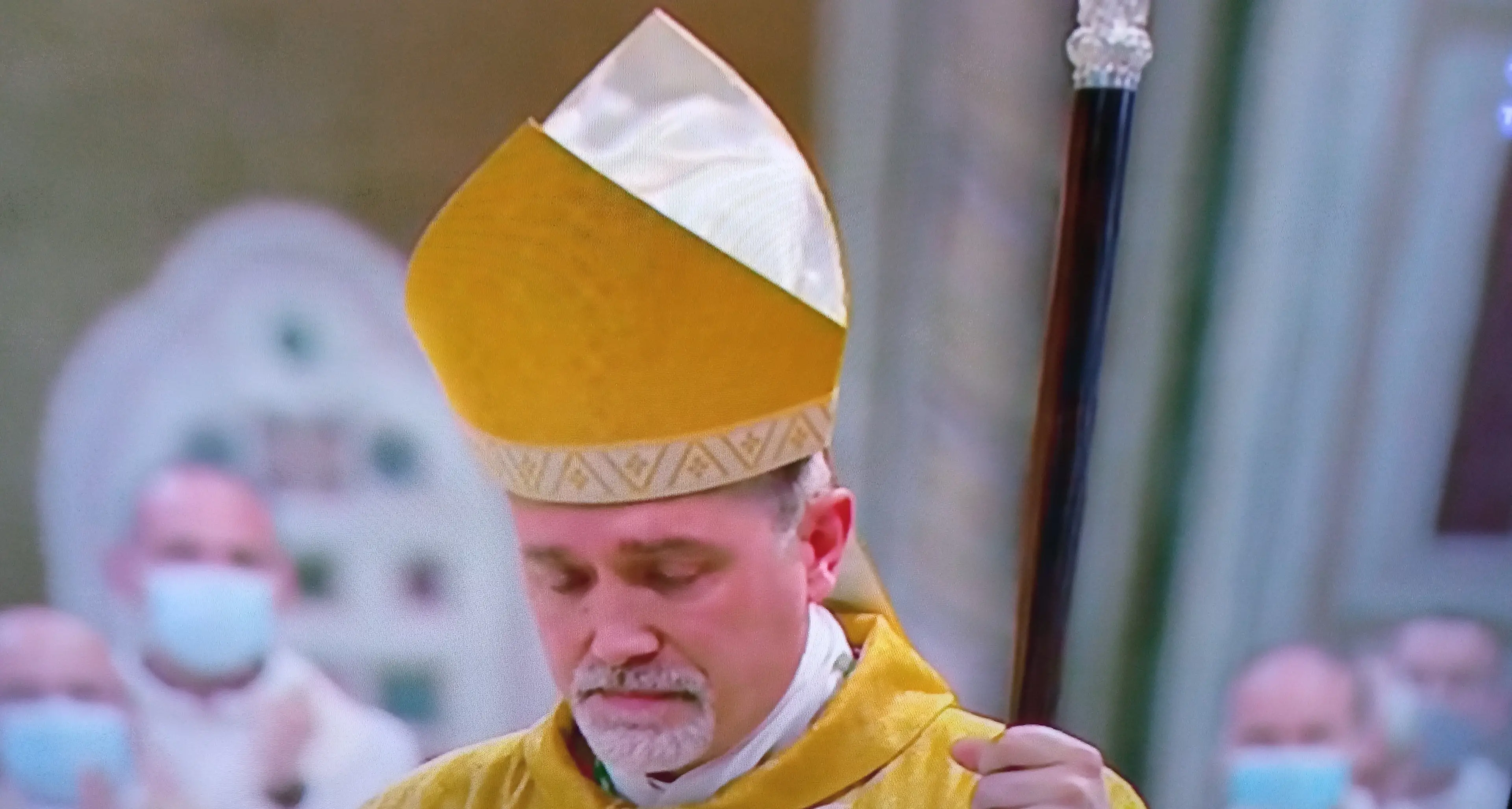 Il vescovo di Mileto in ospedale dopo i forti dolori al petto:\u00A0impiantato uno stent coronarico\n