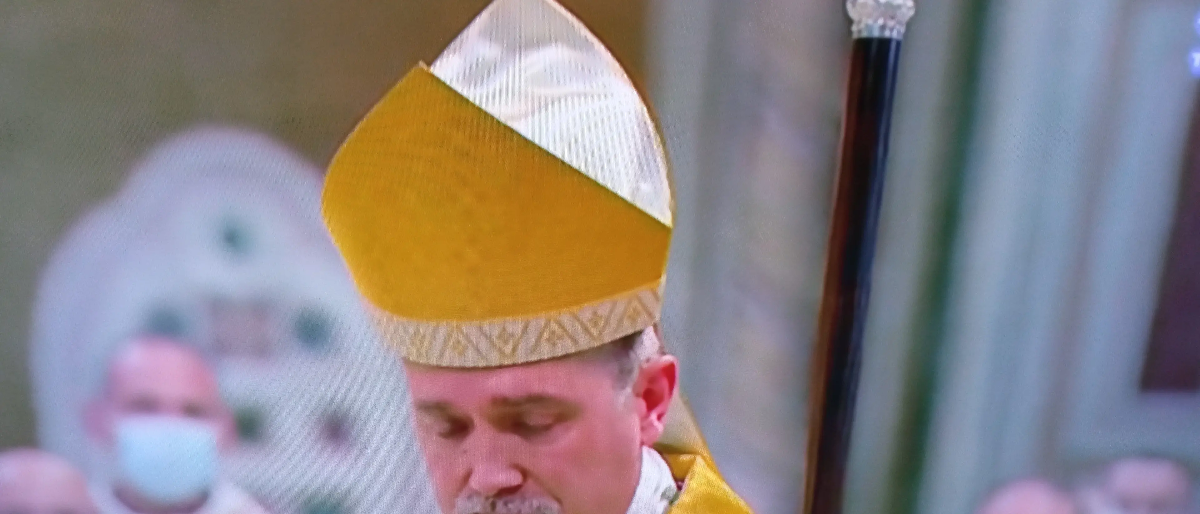 Il vescovo di Mileto in ospedale dopo i forti dolori al petto:\u00A0impiantato uno stent coronarico\n