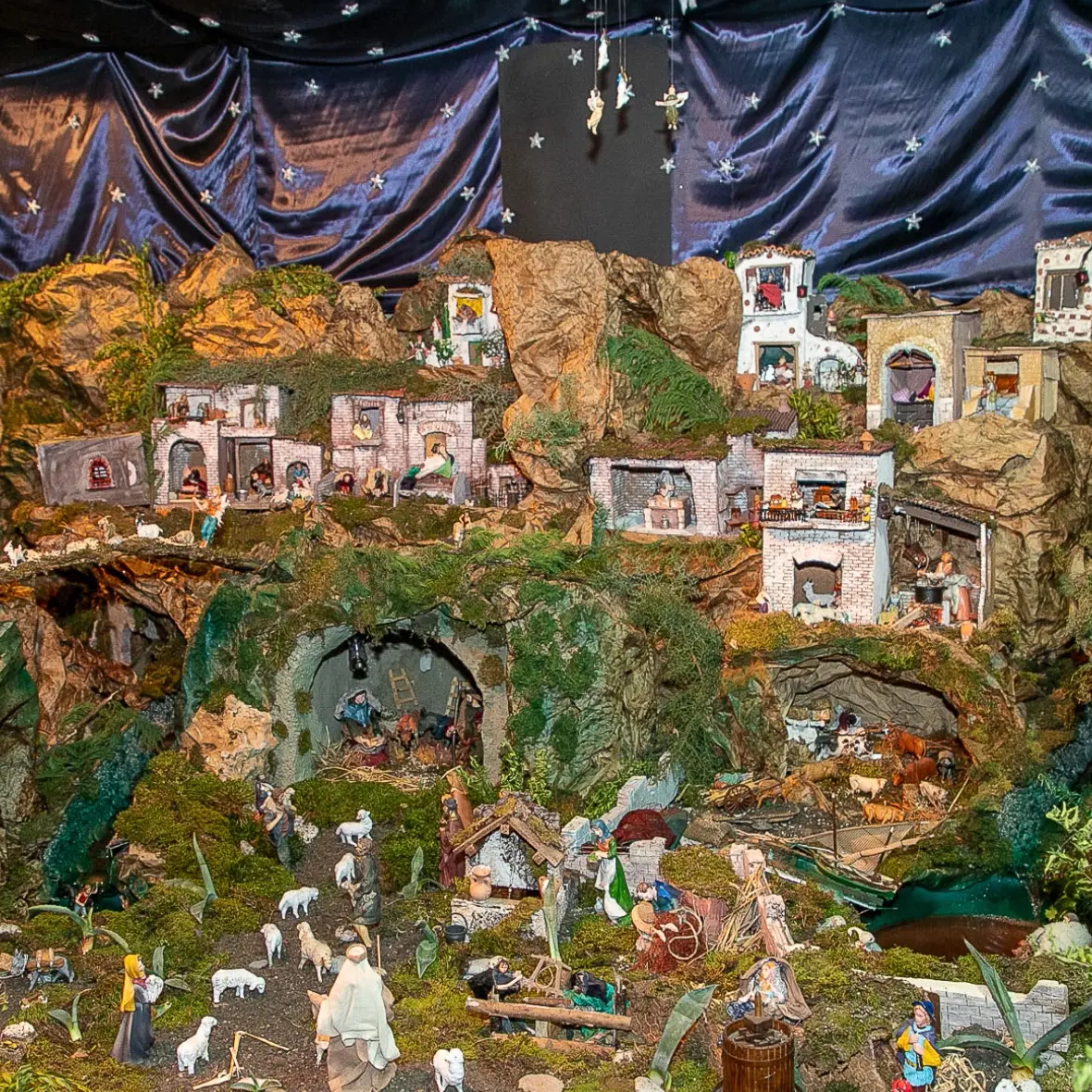 A Roccella la magia del presepe elettromeccanico accende il Natale di grandi e piccoli\n