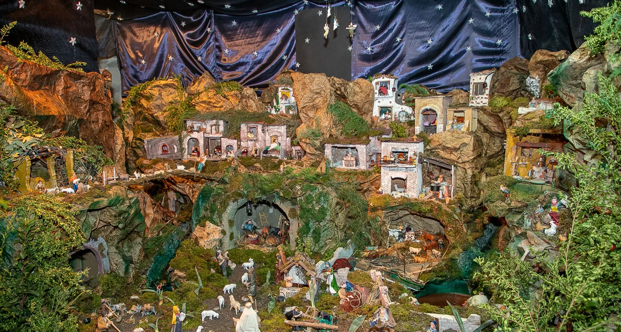 A Roccella la magia del presepe elettromeccanico accende il Natale di grandi e piccoli\n
