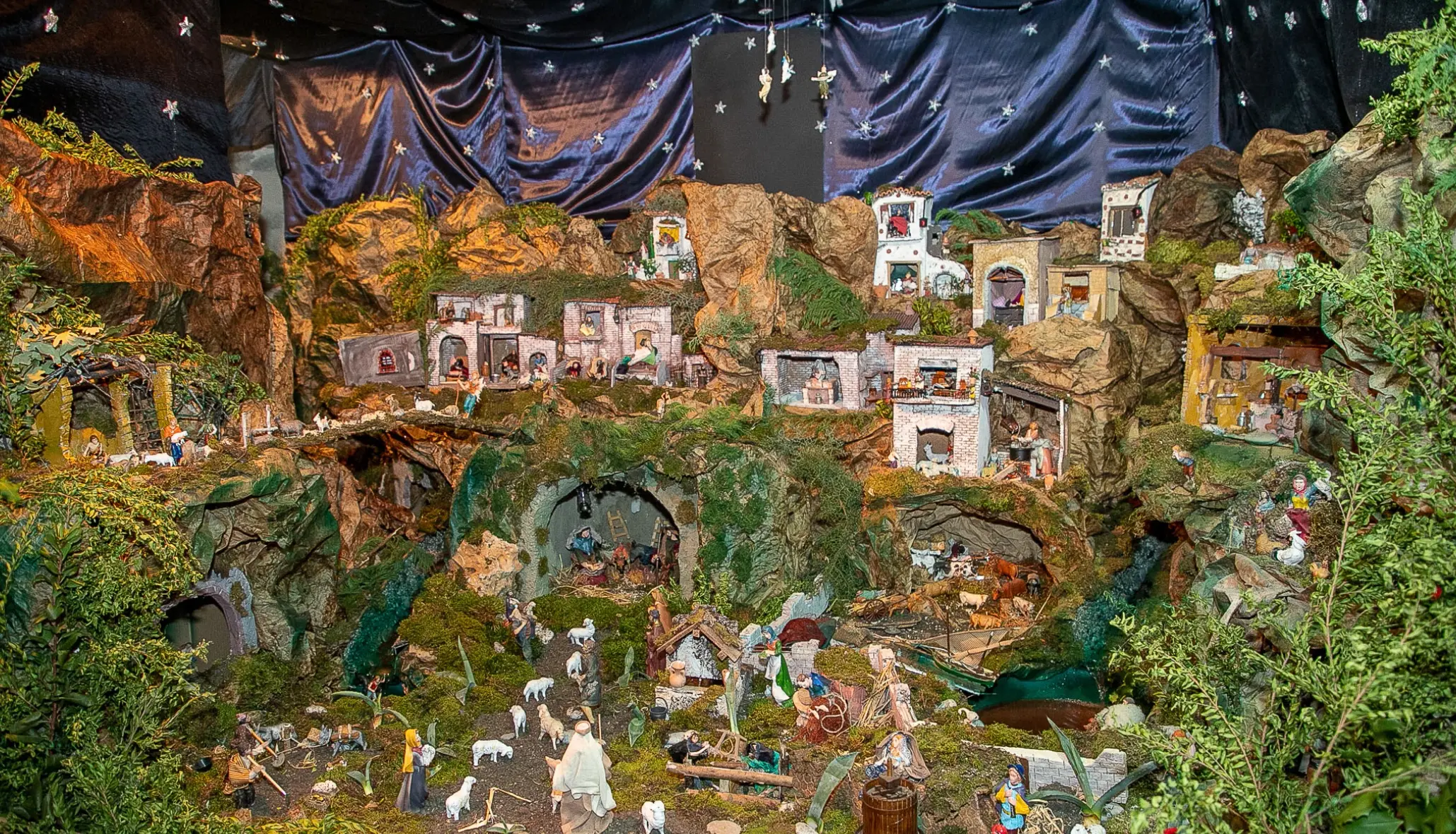 A Roccella la magia del presepe elettromeccanico accende il Natale di grandi e piccoli\n