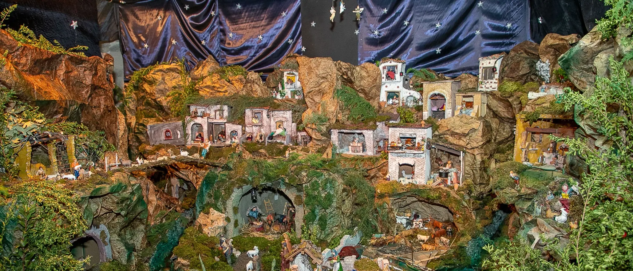 A Roccella la magia del presepe elettromeccanico accende il Natale di grandi e piccoli\n