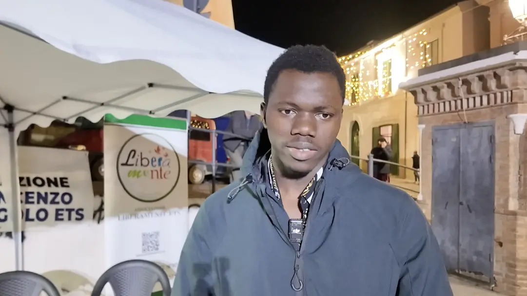 Dramon, in fuga dalla guerra per inseguire il sogno di una «vita tranquilla». Oggi lavora in Calabria: «È la cosa più bella»\n