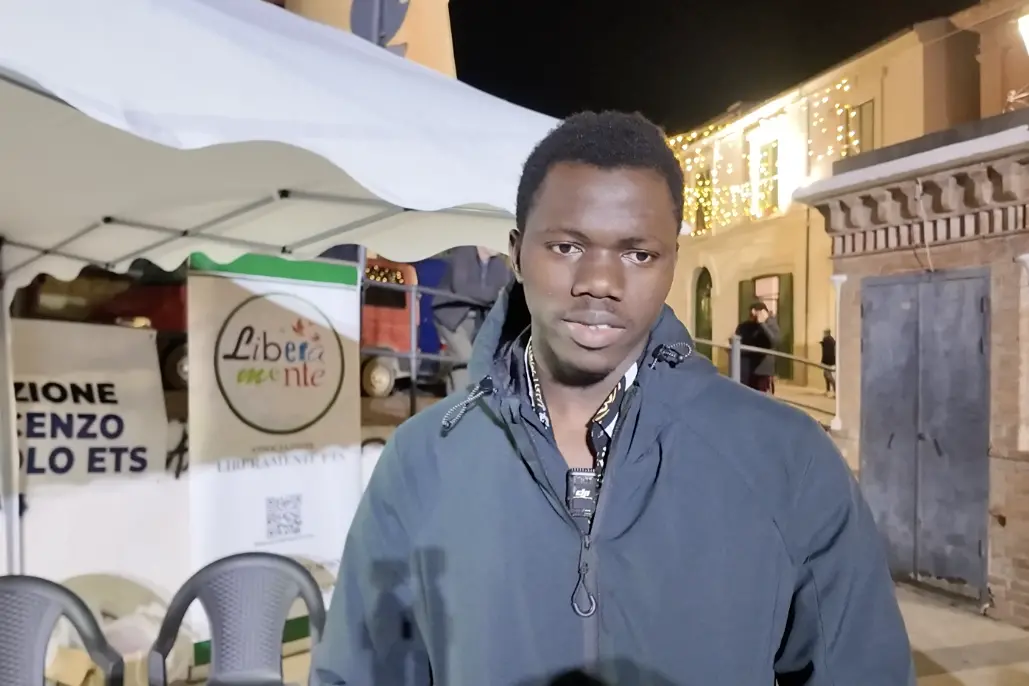 Dramon, in fuga dalla guerra per inseguire il sogno di una «vita tranquilla». Oggi lavora in Calabria: «È la cosa più bella»\n