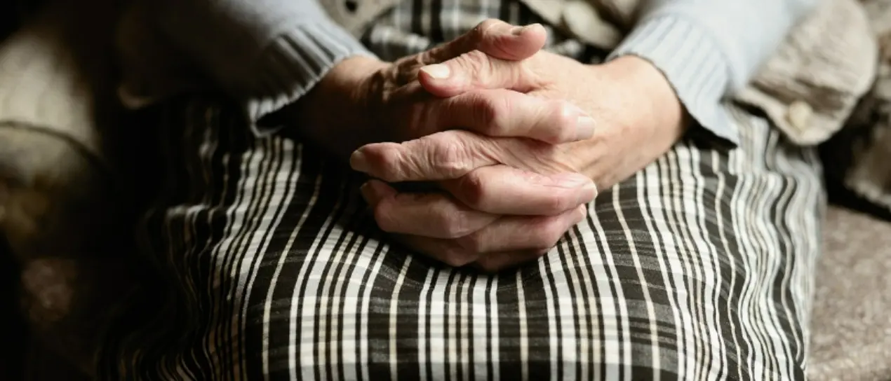 È sola a Natale, anziana tenta il suicidio: salvata dai carabinieri\n