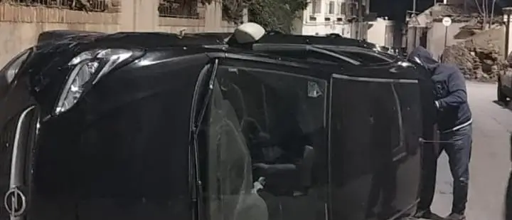 Reggio,\u00A0trentacinquenne ubriaca perde il controllo dell’auto e si ribalta\n