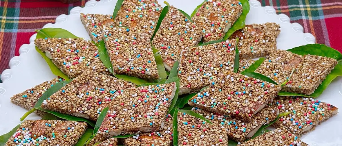 La Giurgiulena, il torrone prima del torrone: storia del\u00A0croccante del Natale calabrese tra origini arabe e rituali di famiglia\n