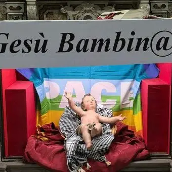 A Mercogliano Gesù è una bambina: il gesto del parroco don Vitaliano Della Sala fa discutere\n