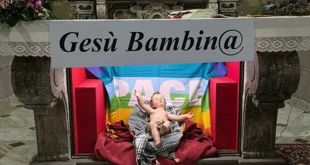 A Mercogliano Gesù è una bambina: il gesto del parroco don Vitaliano Della Sala fa discutere\n