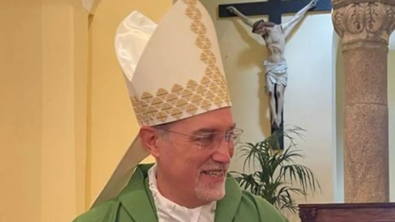 Il vescovo Attilio Nostro torna a casa dopo l'impianto di uno stent coronarico: «Grazie per l’affetto»\n