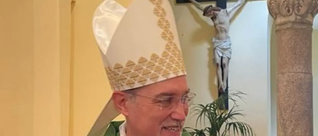 Il vescovo Attilio Nostro torna a casa dopo l'impianto di uno stent coronarico: «Grazie per l’affetto»\n