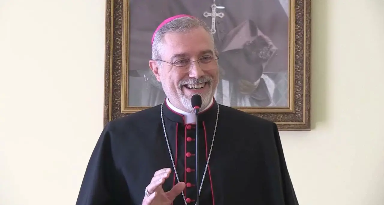 Il vescovo di Mileto torna a casa dopo l'impianto a Catanzaro di uno stent coronarico: «Grazie per l’affetto»