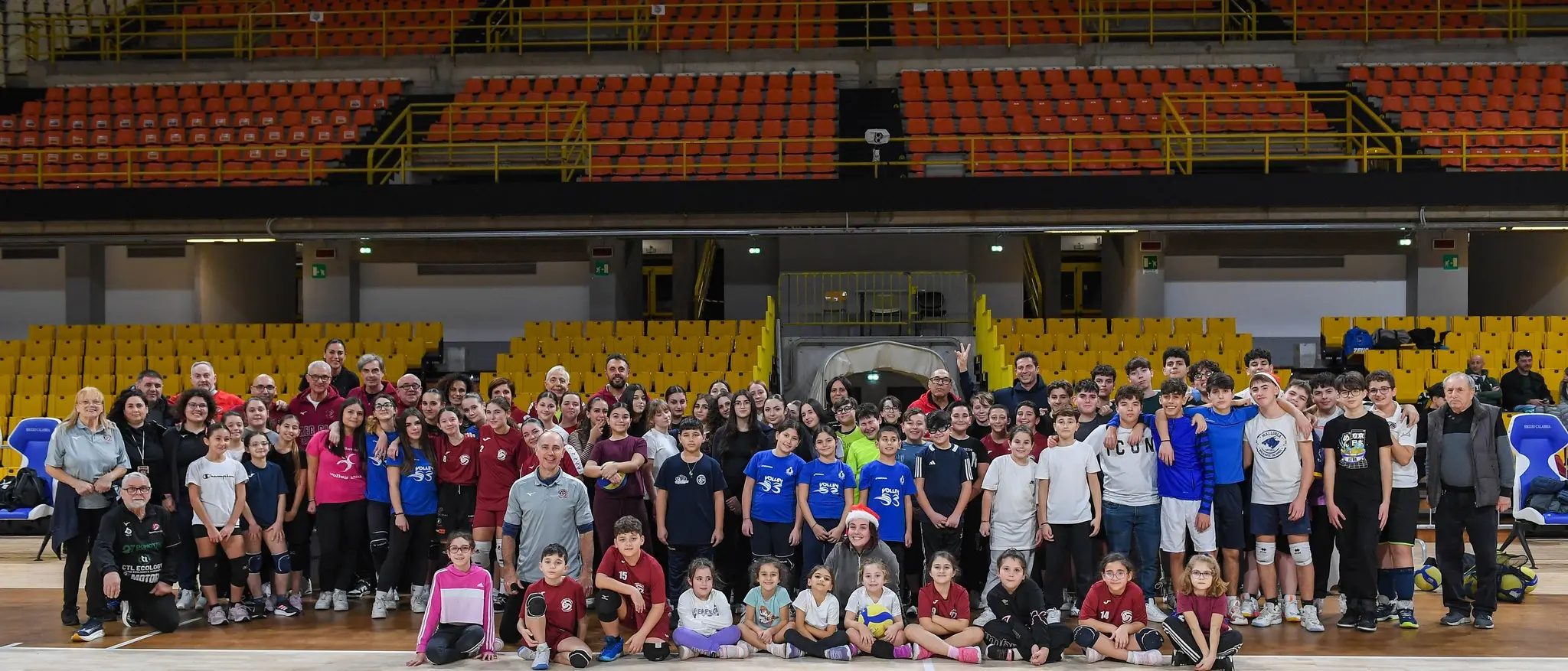 Grande festa per il volley reggino al PalaCalafiore a marchio Domotek: giornata con il campione Valerio Vermiglio\n