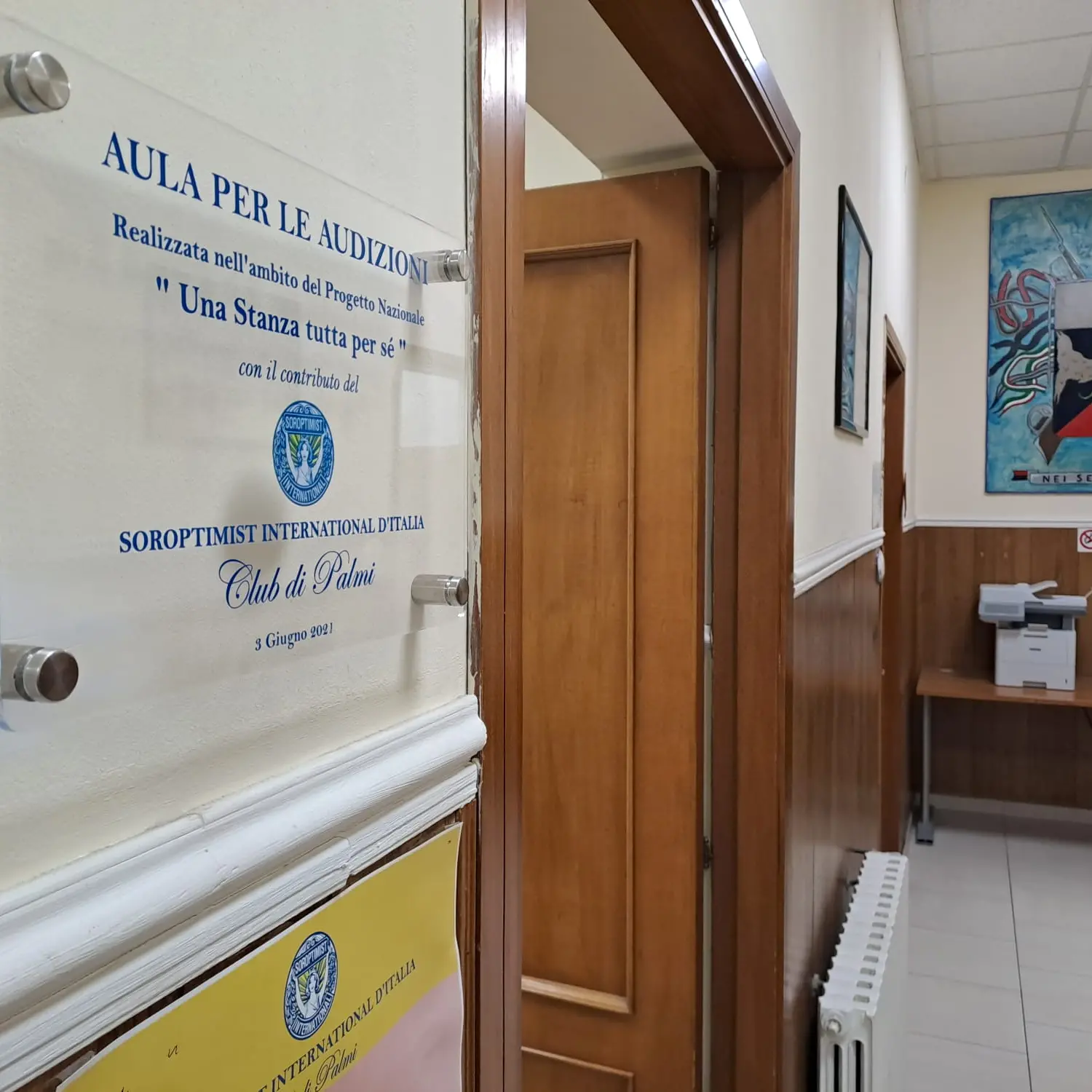 Palmi, donato ai Carabinieri il kit “Una stanza tutta per sé… portatile” per le audizioni protette\n