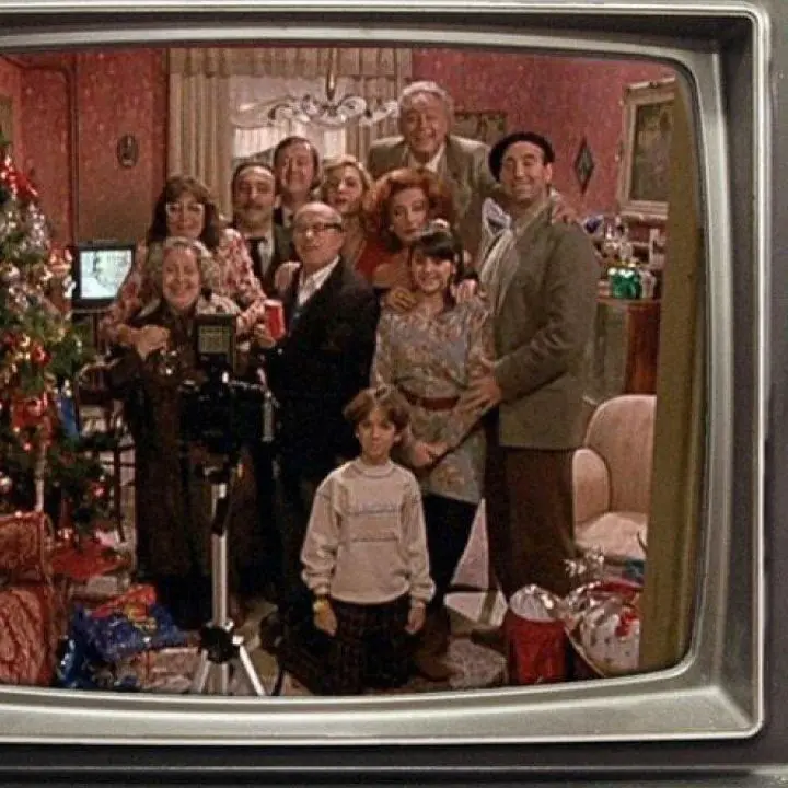 Parenti serpenti, la commedia di Monicelli che smaschera il Natale