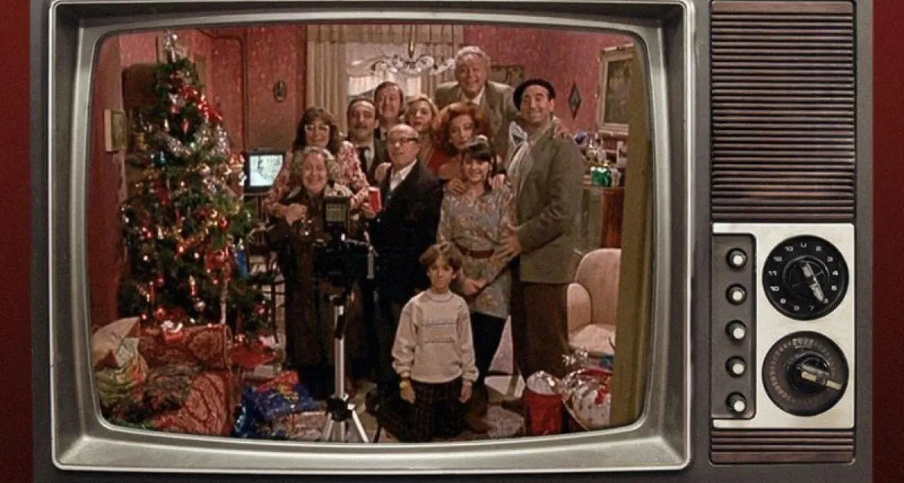 Parenti serpenti, la commedia di Monicelli che smaschera il Natale