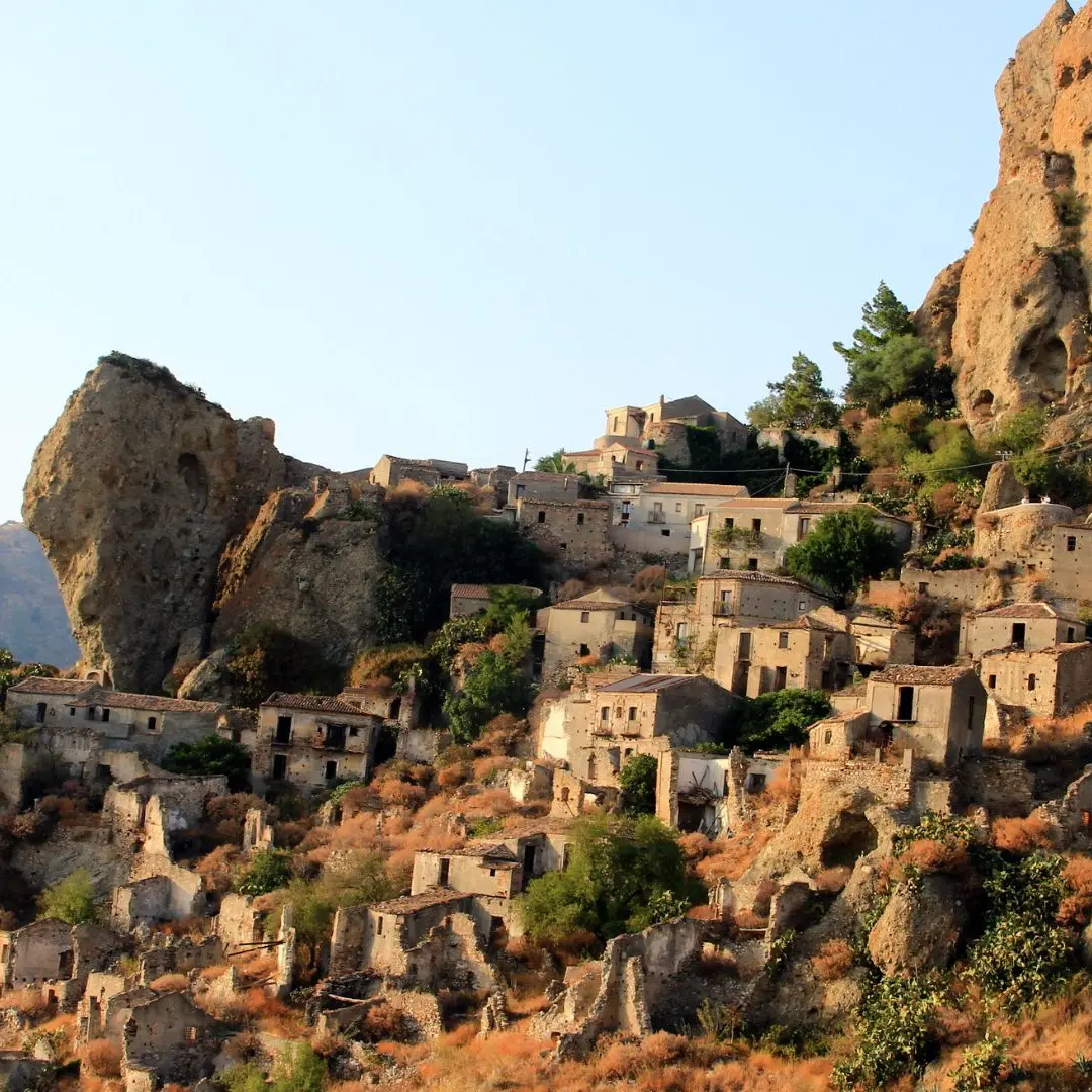 Sanità al collasso, paesi che si svuotano e un futuro tutto da scrivere:\u00A0il 2026 ultima chiamata per la Calabria\n