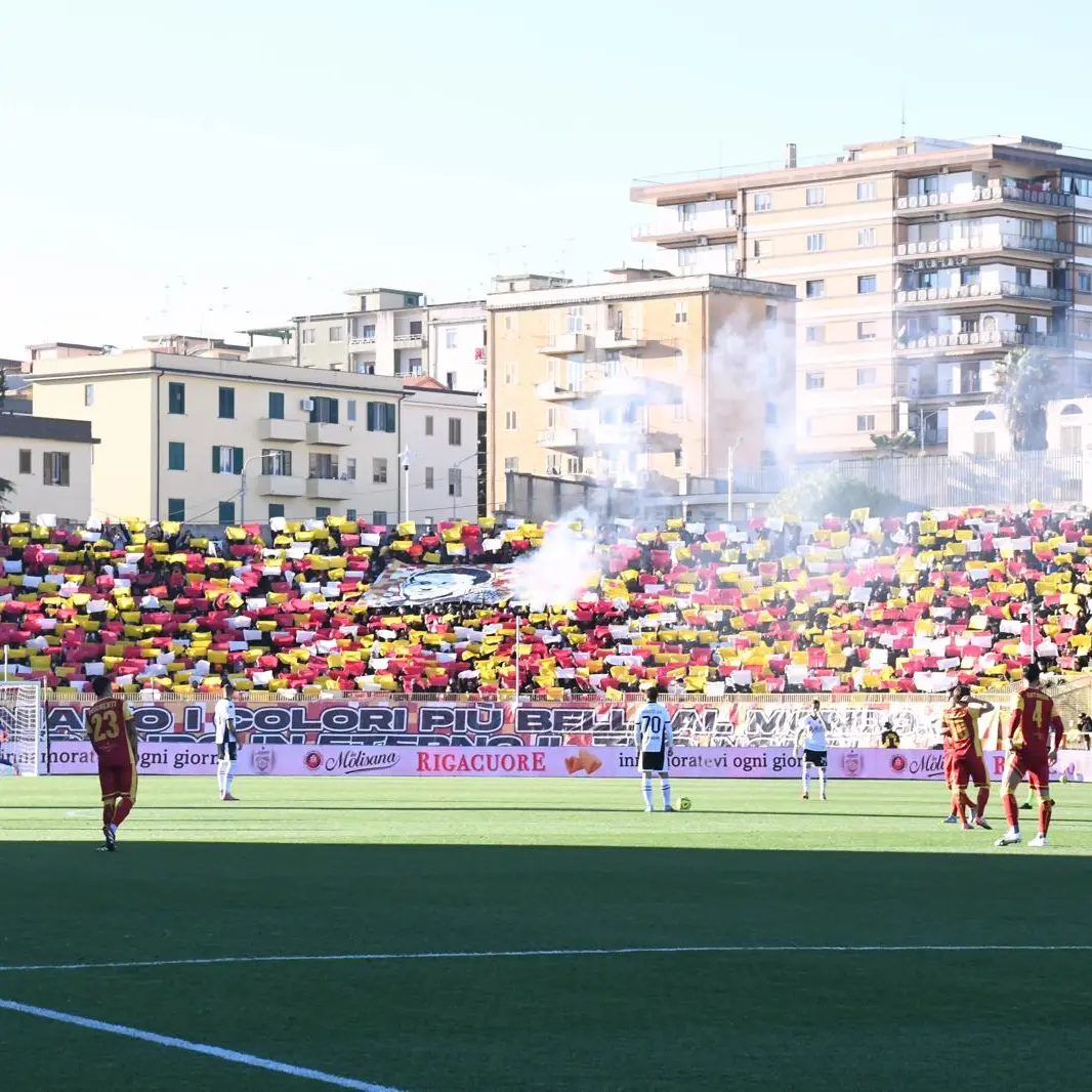 Natale giallorosso, il Catanzaro suona la quinta\u00A0sinfonia\u00A0col Cesena: prima Iemmello e poi Pittarello per il definitivo 2 a 0\n