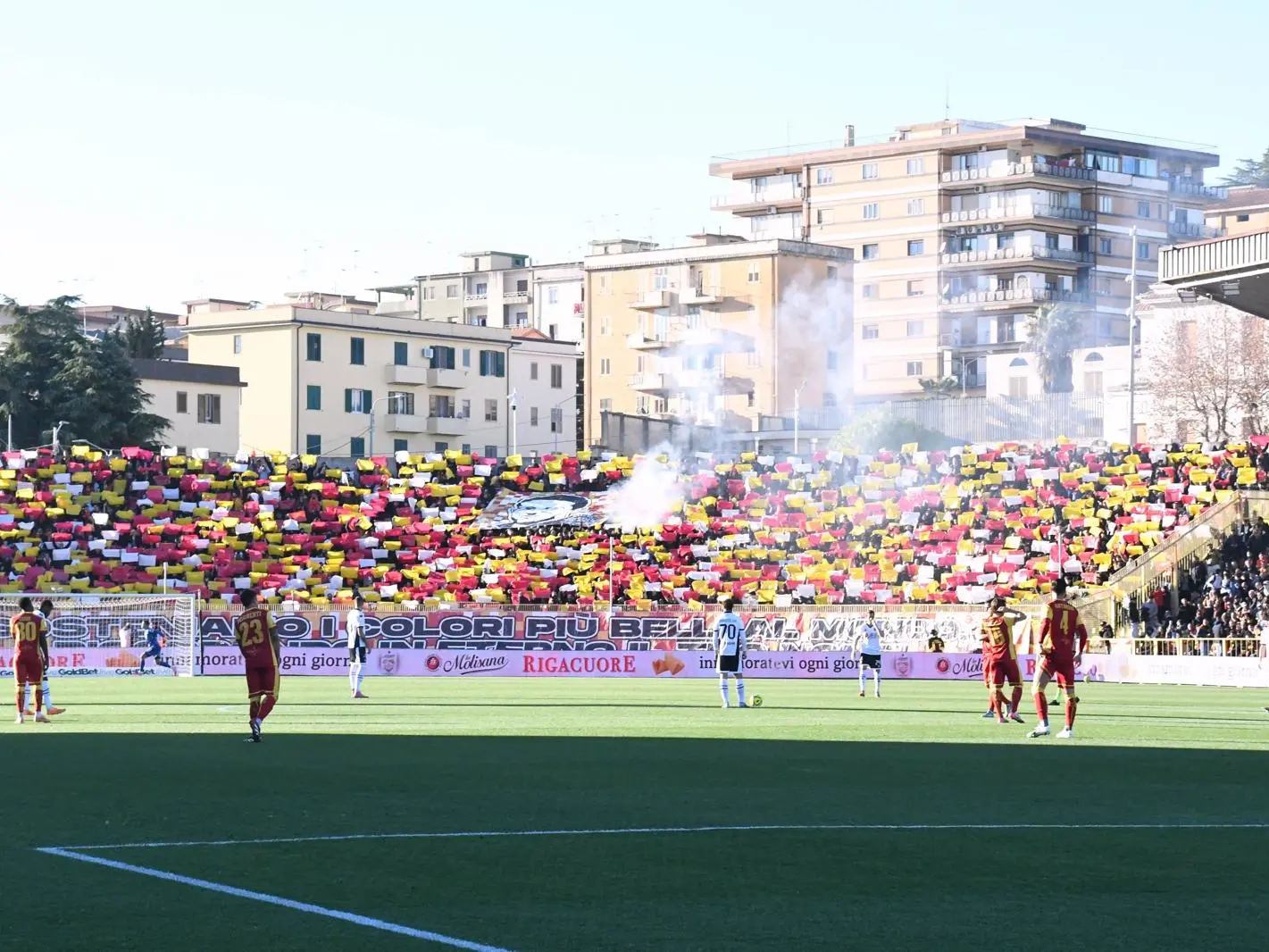 Natale giallorosso, il Catanzaro suona la quinta sinfonia col Cesena: prima Iemmello e poi Pittarello per il definitivo 2-0