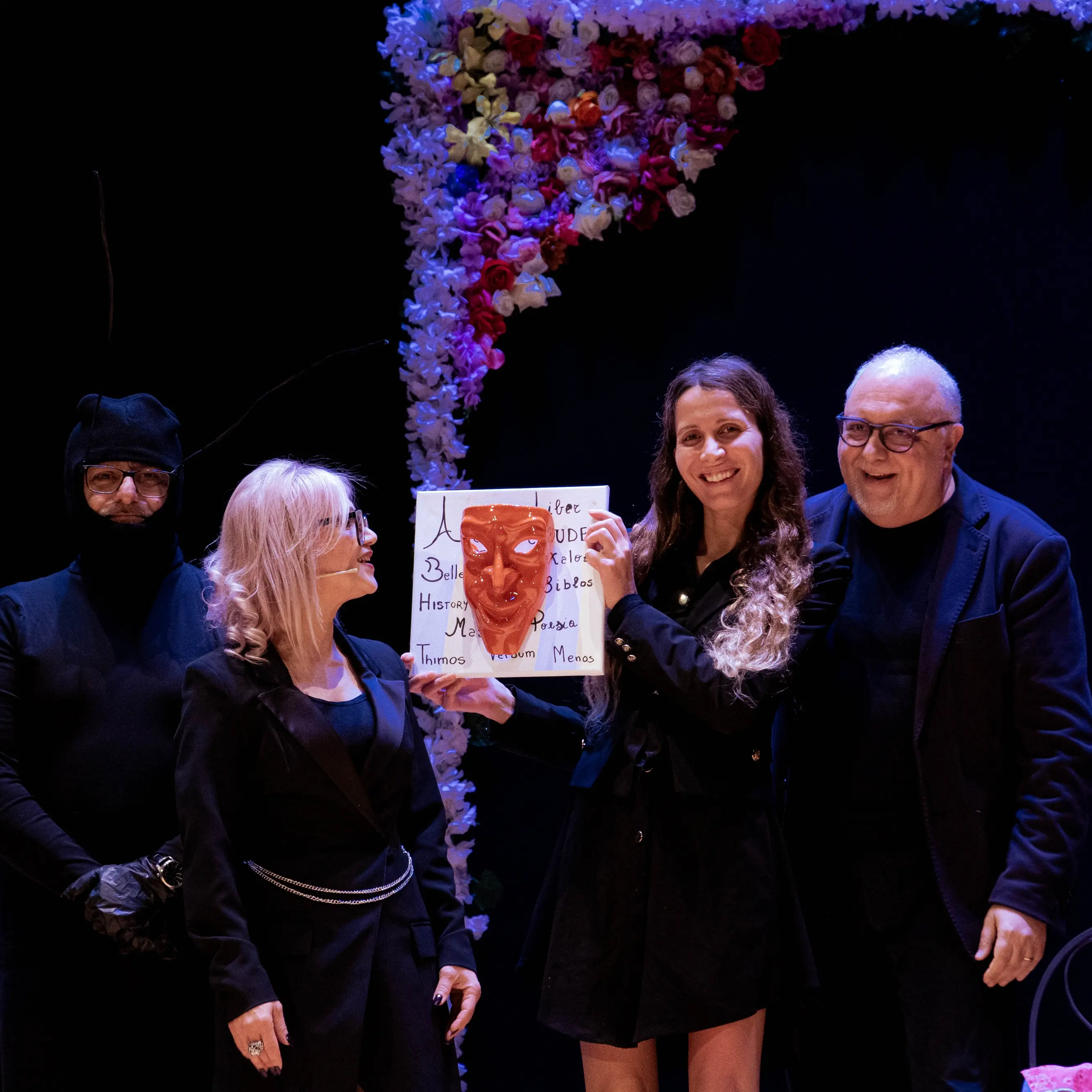 “Innamorarsi di Anna Karenina il sabato sera”, la forza senza tempo dei classici incanta il pubblico del Teatro Grandinetti di Lamezia\n