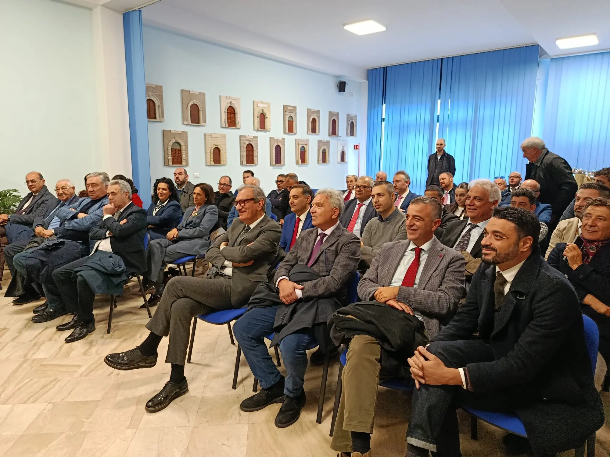 Sindaci vibonesi dal prefetto Colosimo: gli auguri di buone feste rafforzano la sinergia istituzionale\n