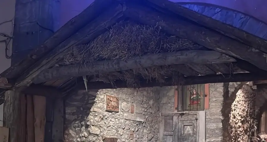 Il Bambinello di Aiello Calabro simbolo della restanza, il sindaco Lepore: «Alle giovani famiglie chiediamo di non andare via»\n\n\n