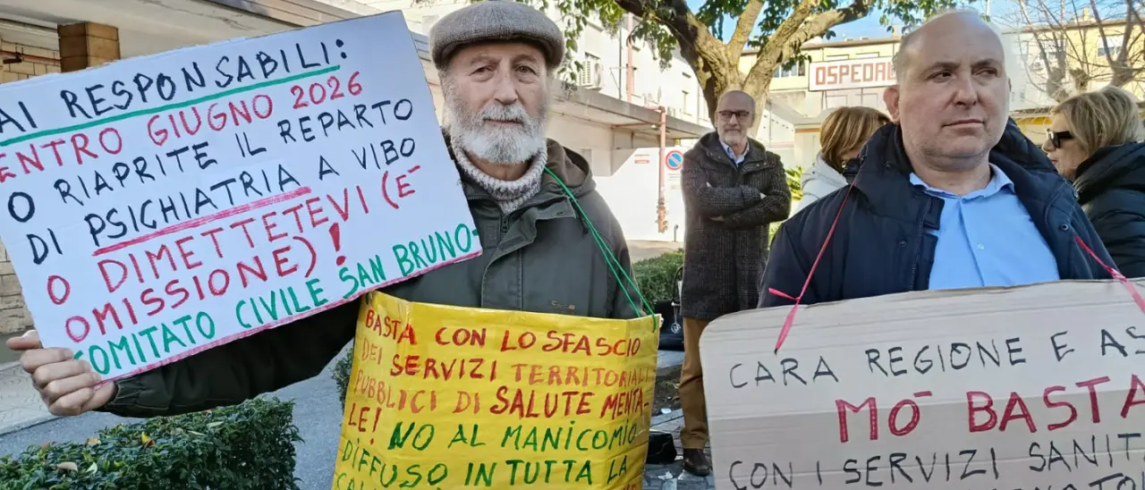 Sanità vibonese, sindaci e Regione su un altro pianeta dove va tutto bene. Intanto i comitati vanno dai carabinieri\n