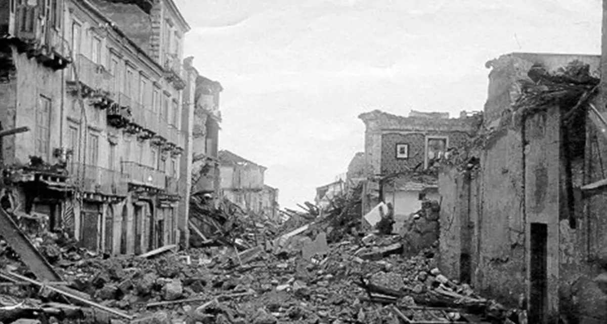 Ecatombe nello Stretto, quel 28 dicembre 1908 che portò morte e distruzione a Reggio e a Messina