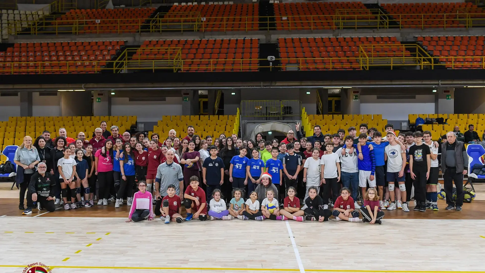 La Domotek Volley scende in campo per la ricerca: i giganti della Serie A3 protagonisti a \"Note di Moda\"\n