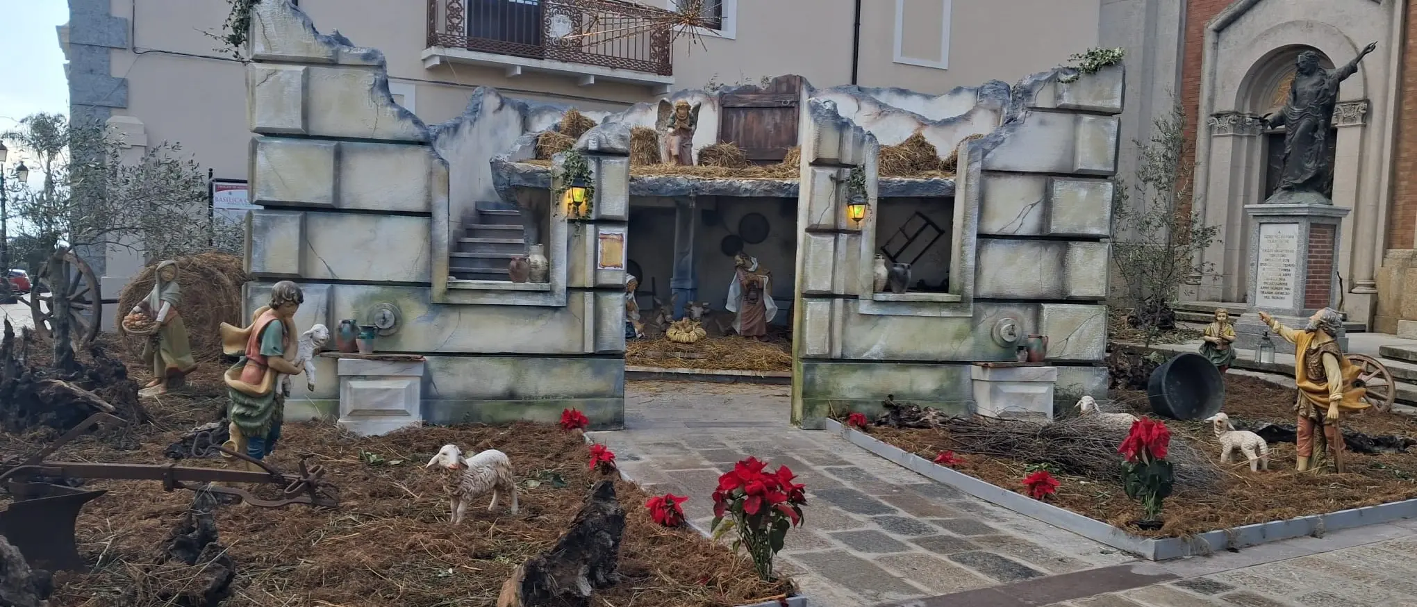 A Mileto si può entrare nel presepe: Natività a grandezza naturale consente ai fedeli di immergersi nella scena\n