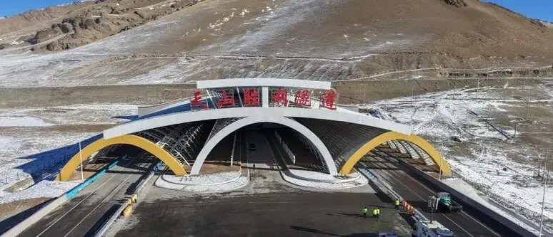 Aperto in Cina il tunnel stradale più lungo del mondo: ridotto a venti minuti un viaggio che durava ore\n