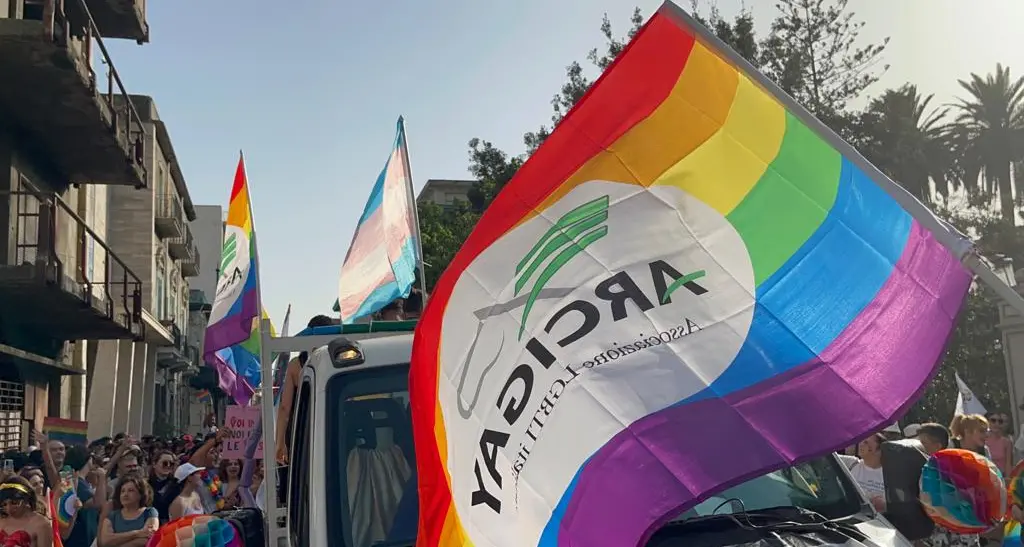 Aggredito perché “non conforme”: Arcigay Cosenza rompe il silenzio: «Pestato un ragazzo eterosessuale»