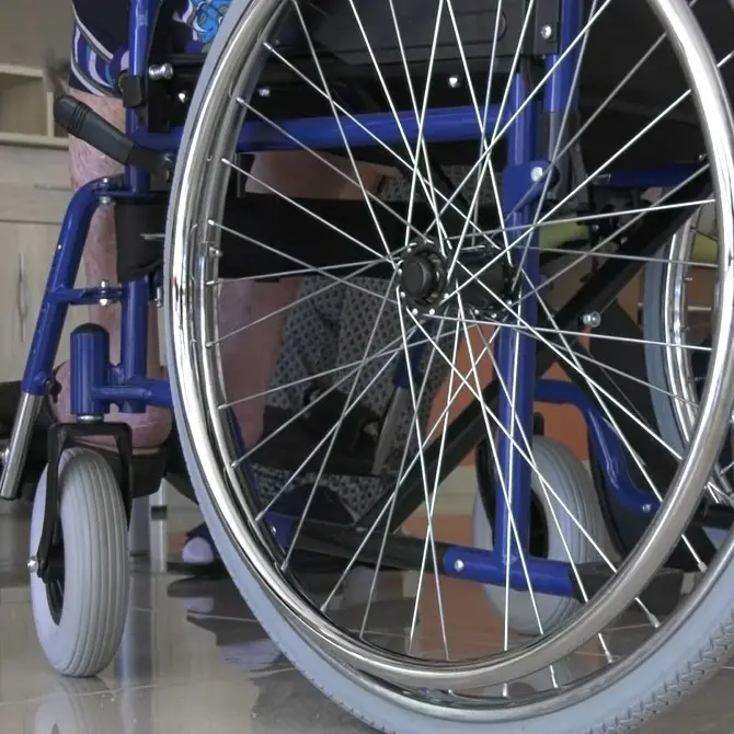 Don Mottola di Drapia, pazienti e famiglie continuano a pagare di tasca propria: «Ora i soldi ci sono ma ancora niente contratto»