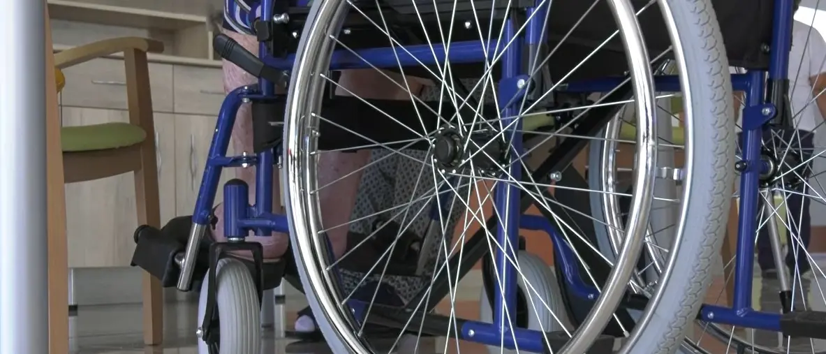 Don Mottola di Drapia, pazienti e famiglie continuano a pagare di tasca propria: «Ora i soldi ci sono ma ancora niente contratto»