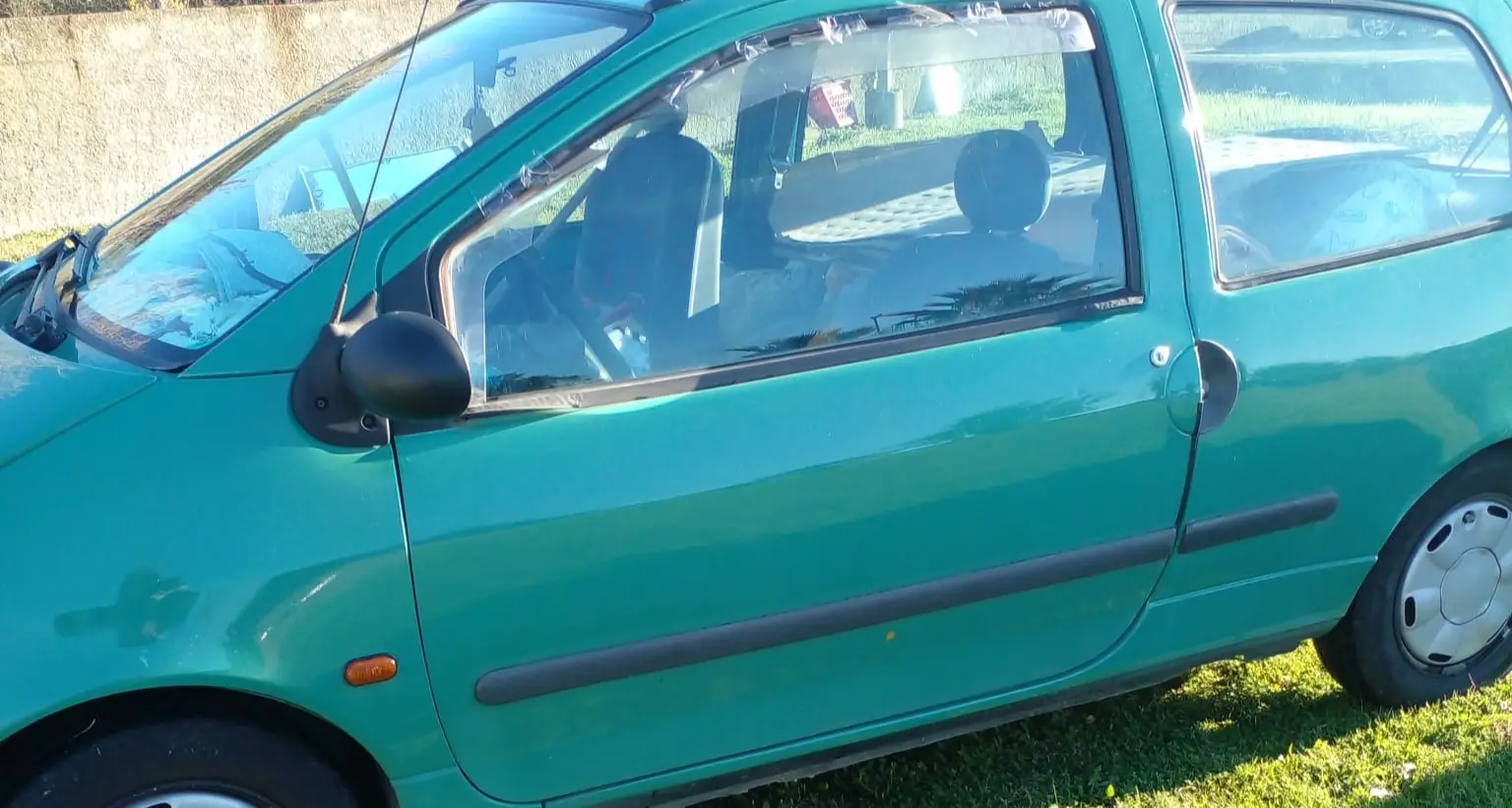 Catanzaro, venti giorni in auto al freddo: la rete del volontariato si attiva e trova una soluzione abitativa per un 60enne