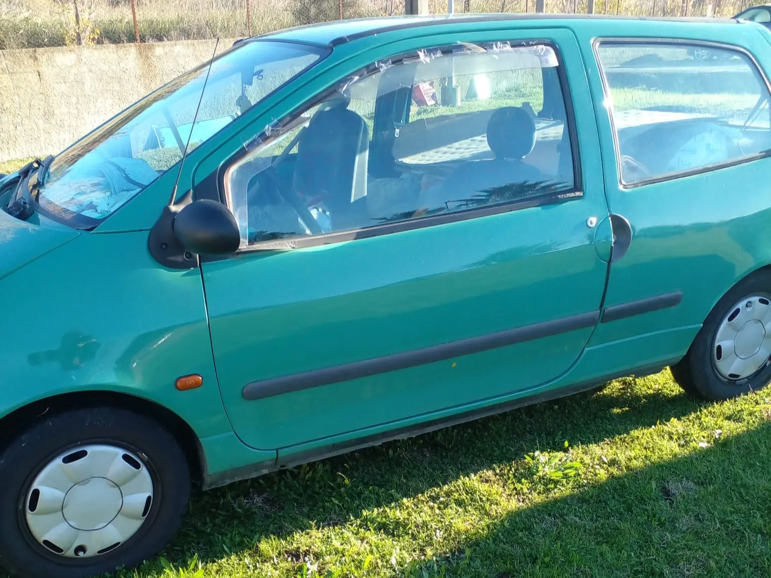 Catanzaro, venti giorni in auto al freddo: la rete del volontariato si attiva e trova una soluzione abitativa per un 60enne