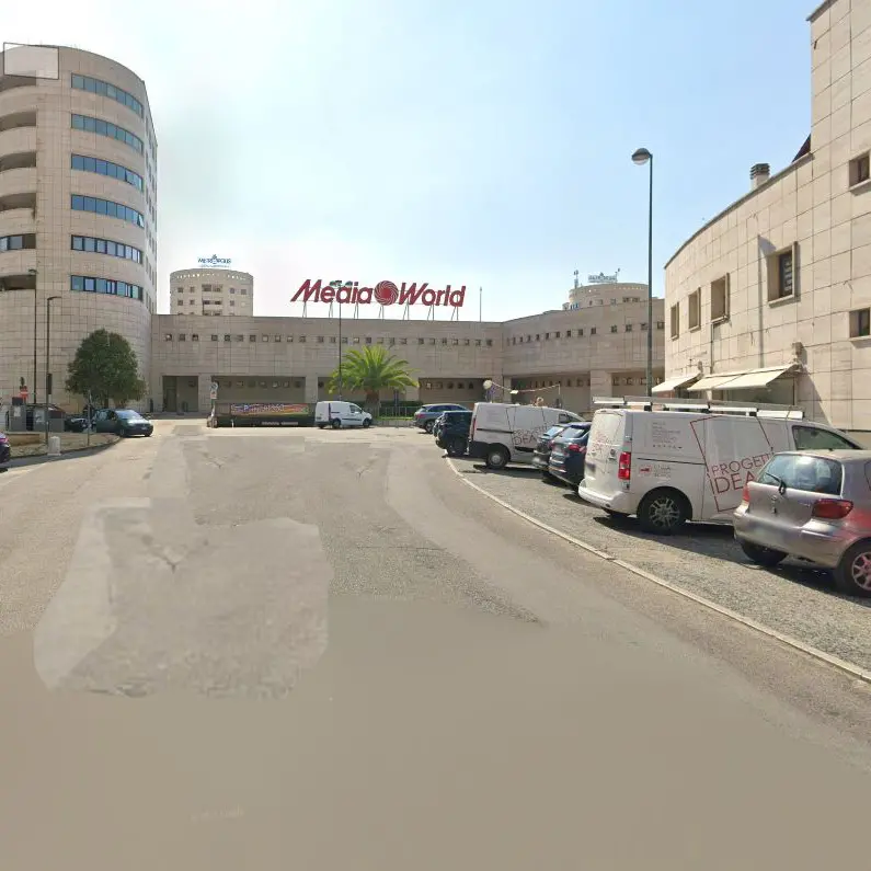 Traffico tra Roges e Commenda, chiusa l’uscita dal Metropolis su via Kennedy