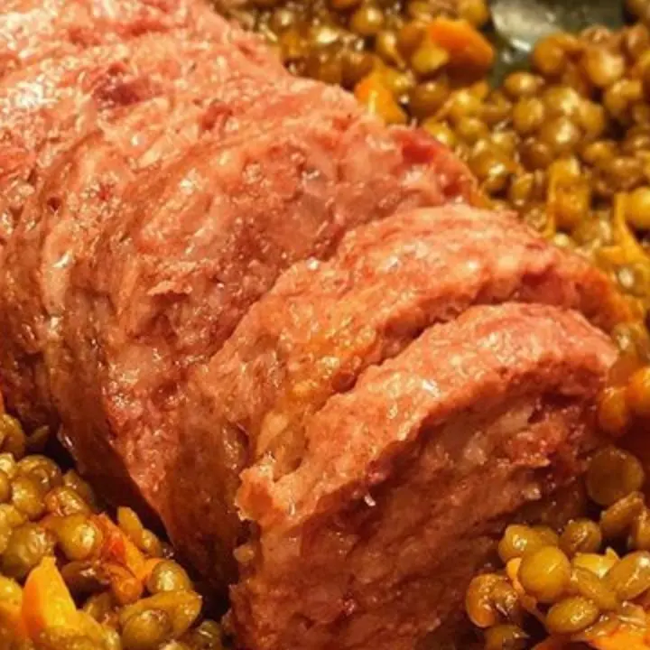 Tradizioni calabresi a Capodanno, il maiale come simbolo di fortuna e legame con il passato\n