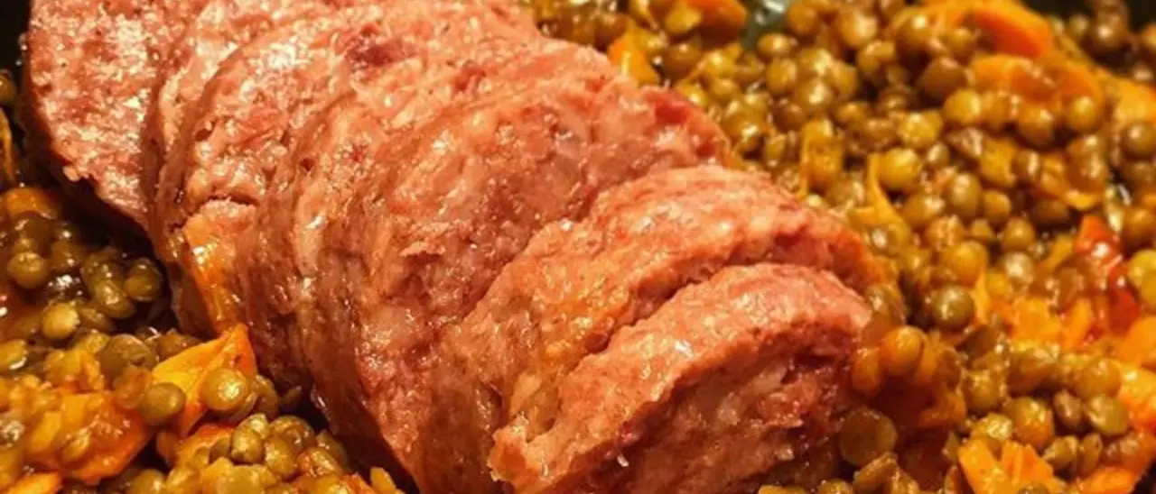 Tradizioni calabresi a Capodanno, il maiale come simbolo di fortuna e legame con il passato\n