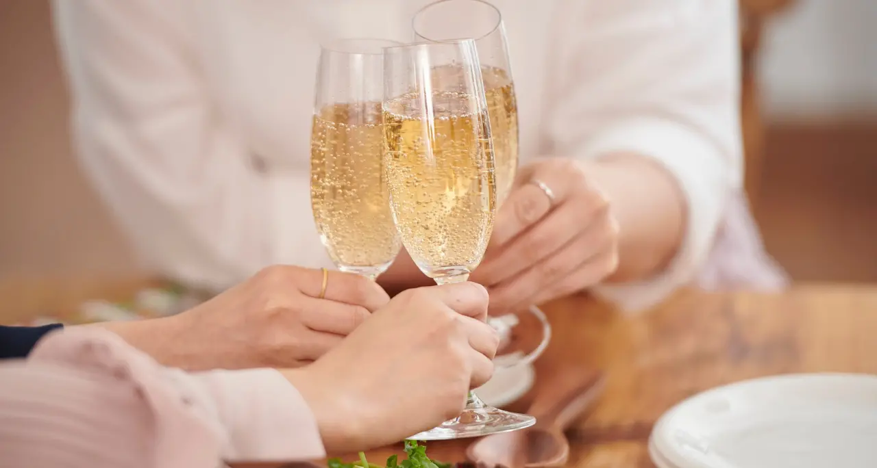 «Al Capodanno Rai si brindi\u00A0con le bollicine made in Calabria»: Coldiretti rilancia lo spumante regionale tra identità e qualità\n