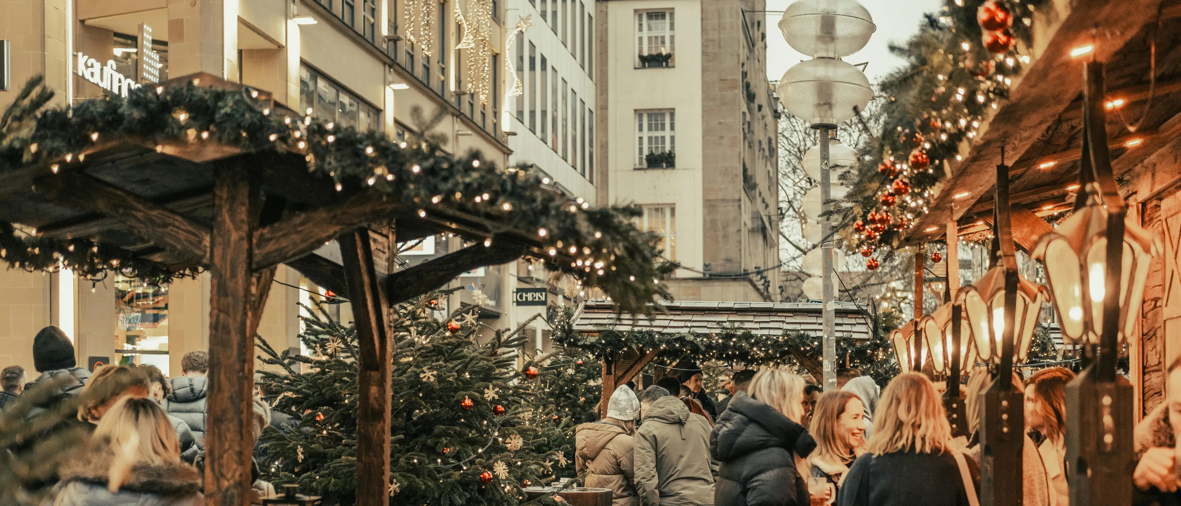 Oltre sei milioni di italiani pronti a partire a Capodanno: mare, montagna e città d’arte tra le mete preferite\n