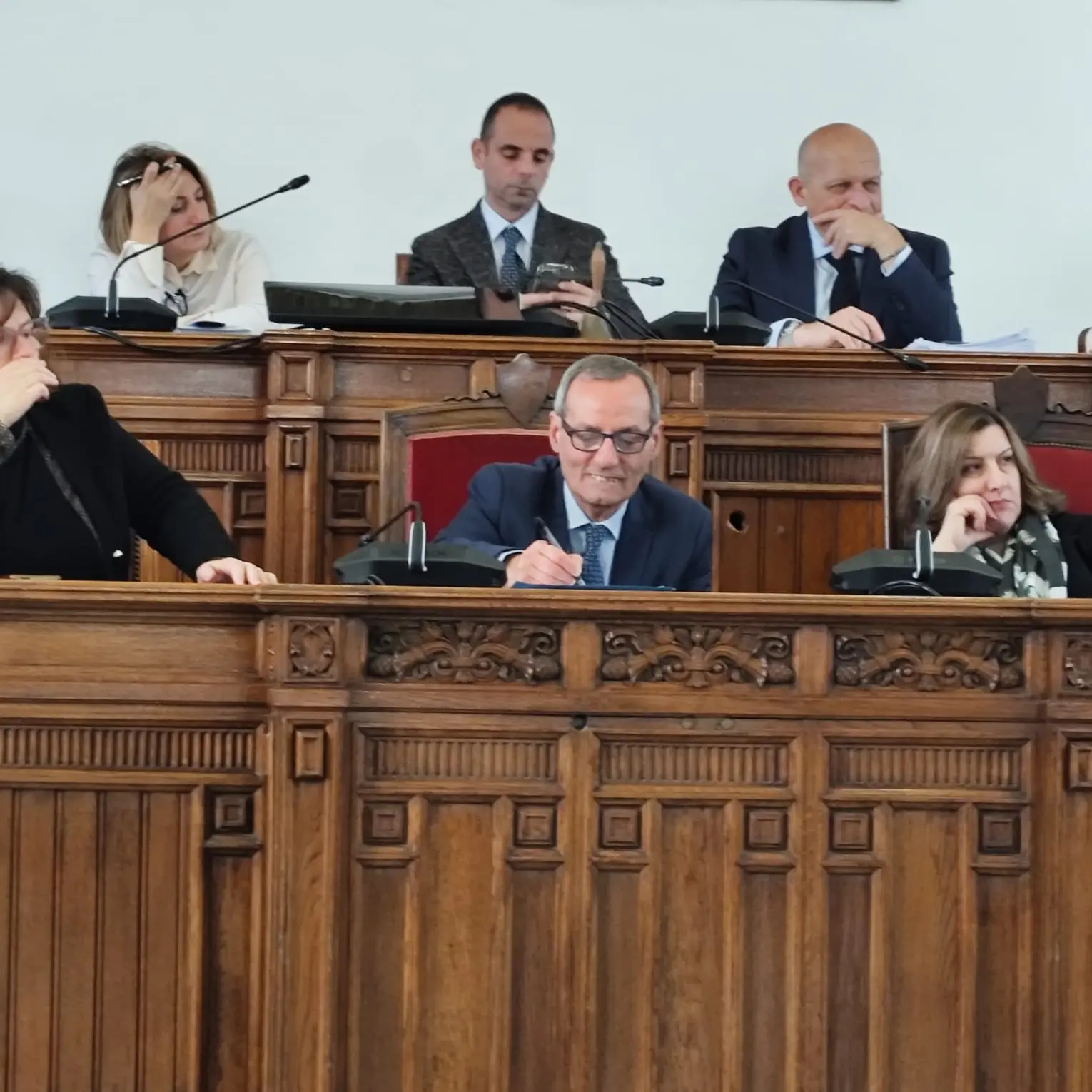 Finisce tra critiche (tante) ed elogi (pochi) l’era del sindaco Giuseppe Falcomatà: Battaglia è il nuovo facente funzioni\n