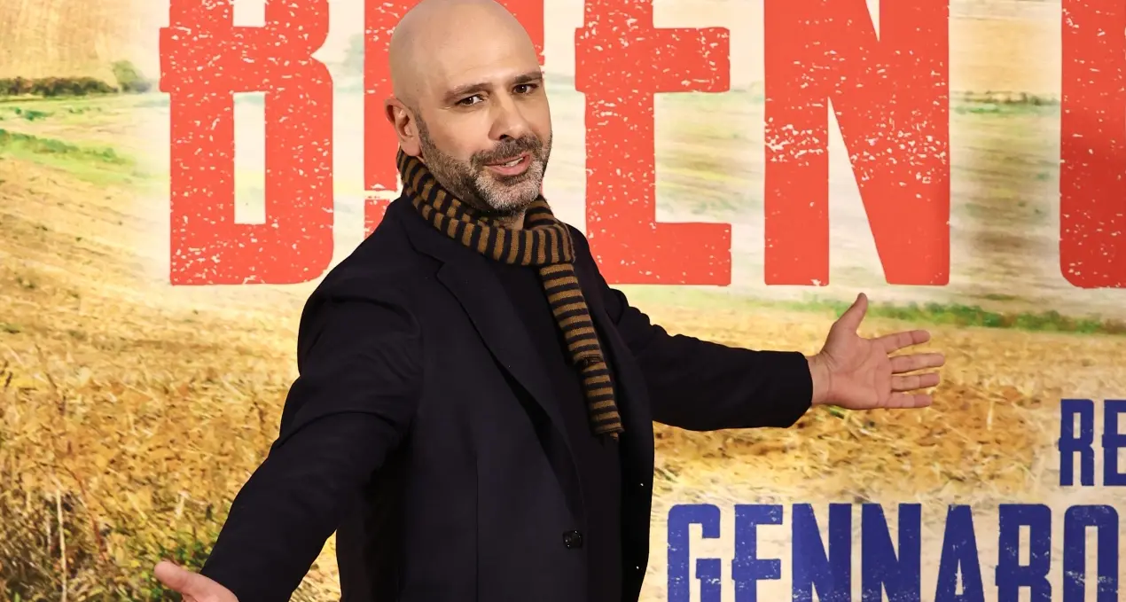 Checco Zalone e Buen Camino, risate “scorrette” come lente su contraddizioni e ipocrisie dell’Italia moderna\n\n\n